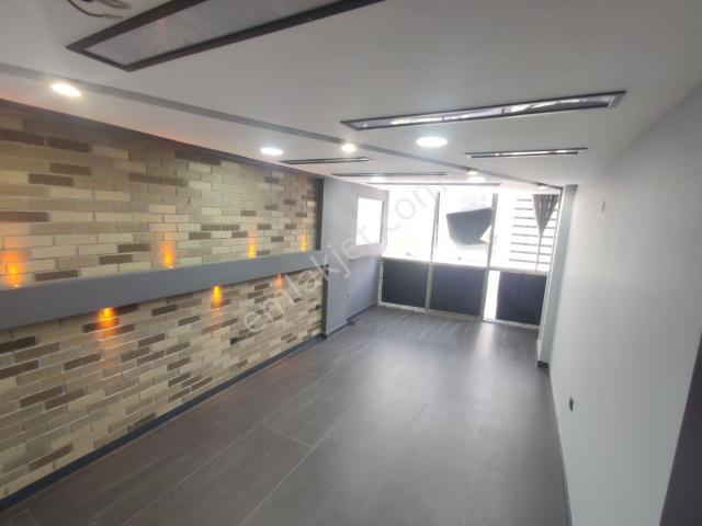 Q'zen Den Ana Cadde Üzerinde Arakat 65 M2 2+1 Ev Veya Ofis