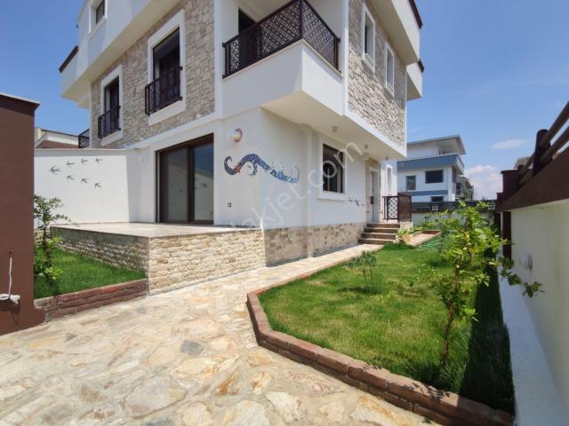 Q'zen Den Bağımsz Bahçeli Kapalı Mutfak 220 M2 4+1 Villa