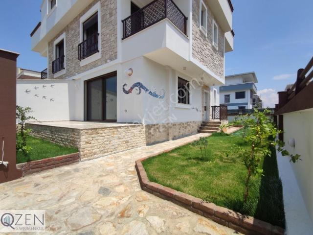 Q'zen Den Bağımsz Bahçeli Kapalı Mutfak 220 M2 4+1 Villa