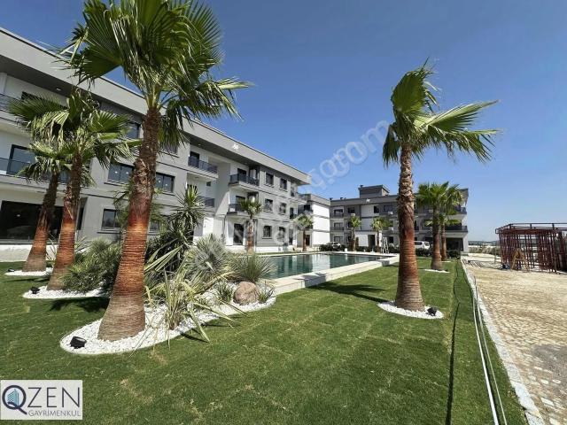 Q'zen Den Havuzlu Site İçerisinde 60 M2 1+1 Başlayan Fiyatlarla