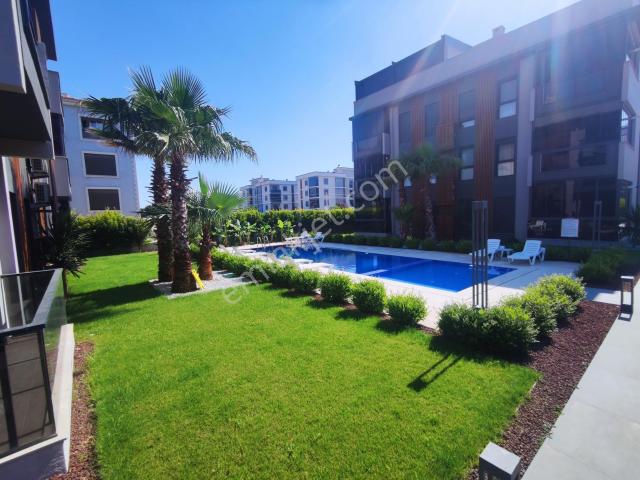 Q'zen Den Havuzlu Site İçerisinde 240 M2 4+1 Dublex
