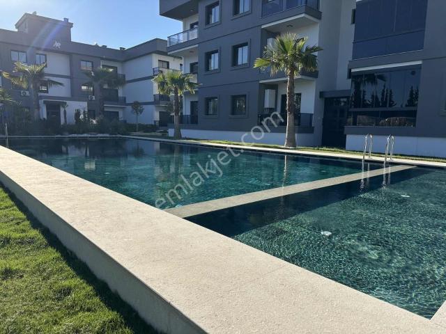 Qzen' Den Havuzlu Sitede Modern 1+1 Kiralık Daire