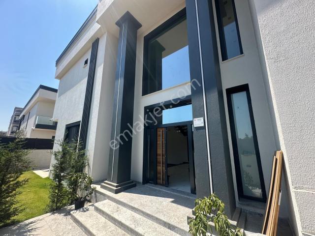 Q'zen Den Size Özel 290 M² 4+1 Dubleks Villa