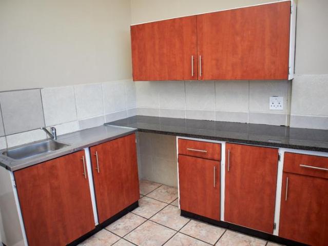 R3 400 | 1 Bedroom Apartment / Flat For Rent in Berea, Johannesburg