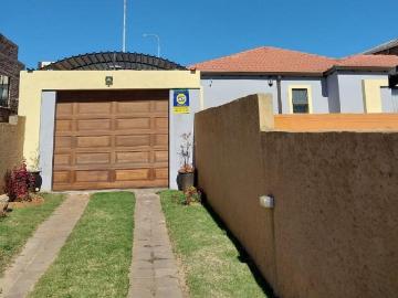 R3 800 | House For Rent in Emdeni, Soweto