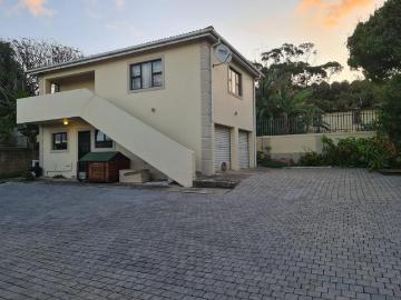 Apartment to rent in Vulamehlo Local Municipality - Parking