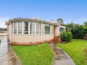 R3 Zoned Opportunity in a Prime Central Location