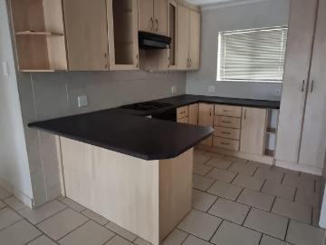 R10,000 pm 2 Bedroom House To Let in Wavecrest