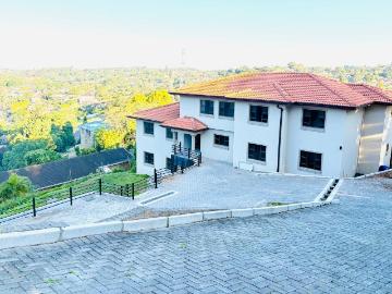 R10,000 pm 3 Bedroom Apartment To Let in Moseley Park