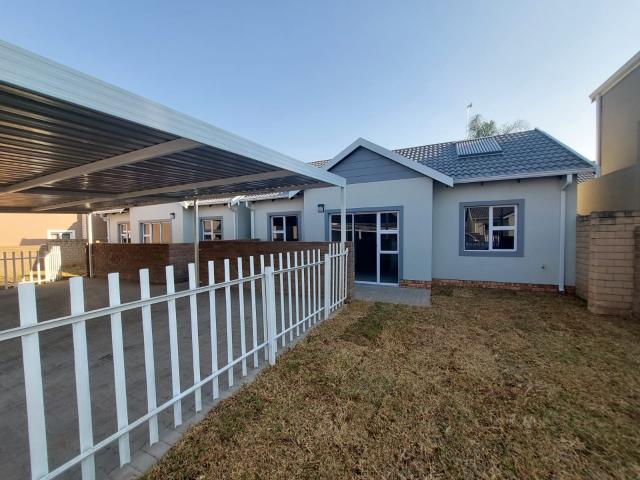R10 500 | 3 Bedroom Townhouse For Rent in Riverspray Lifestyle Estate, Vereeniging
