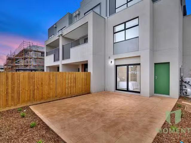 R1/10 Wallagoot Walk, Carrum Downs, VIC 3201