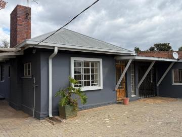 R10 000 | 3 Bedroom House For Rent in Wychwood, Germiston