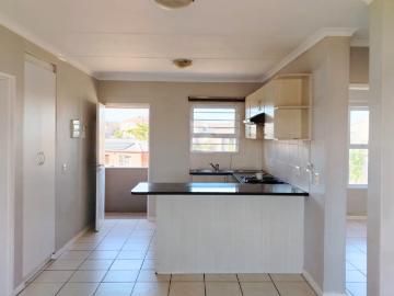 R11,500 pm 3 Bedroom Apartment To Let in Uitzicht