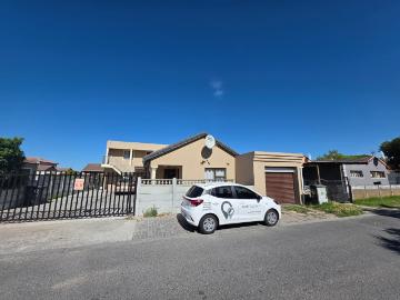 R11,500 pm 3 Bedroom House To Let in Camelot