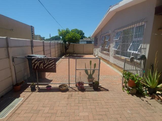R11 500 | 2 Bedroom Apartment / Flat For Rent in Goodwood Central, Goodwood