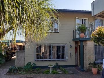 R11,800 pm 3 Bedroom Townhouse To Let in Amanzimtoti