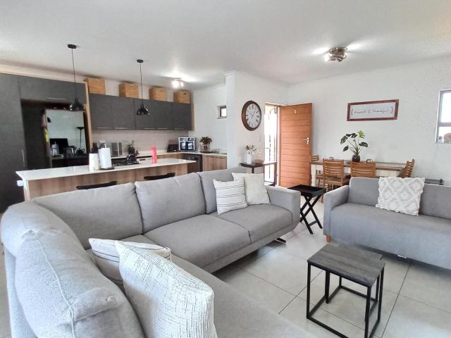 R12 000 | 2 Bedroom Apartment / Flat For Rent in Glen Marais, Kempton Park