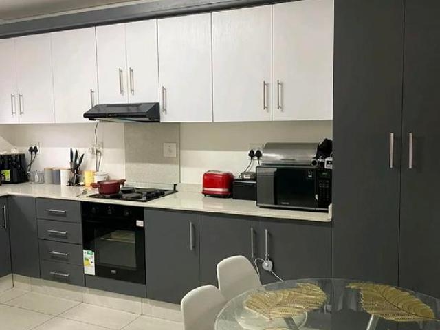 R12 000 | 3 Bedroom Apartment / Flat For Rent in Essenwood, Durban