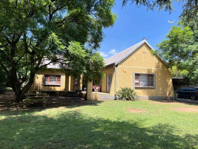 R12 000 | 3 Bedroom House For Rent in Lambton, Germiston