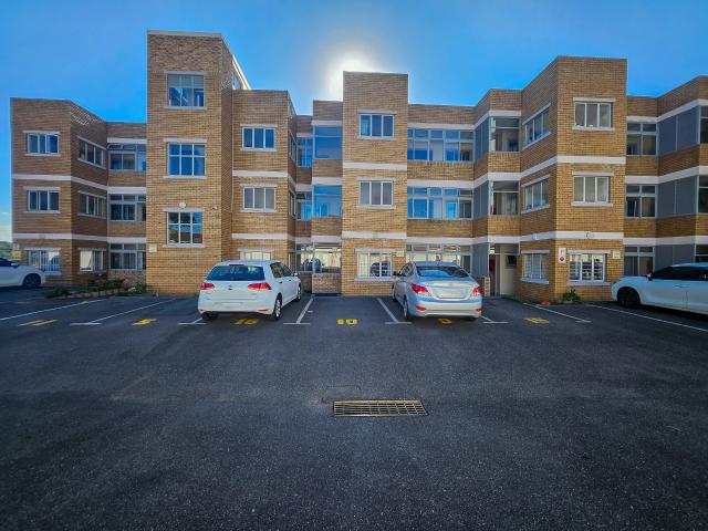 R12,000 pm 3 Bedroom Apartment To Let in Warner Beach