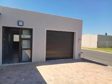 R13 000 | 3 Bedroom House For Rent in Peerless Park North, Kraaifontein