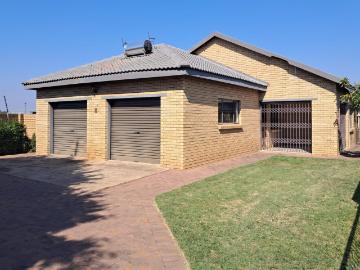 R13,370 pm 3 Bedroom House To Let in Lephalale