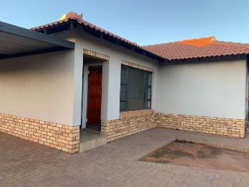 R13,600 pm 3 Bedroom House To Let in Postdene