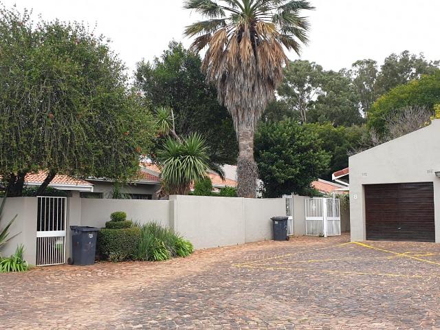 R14 000 | 3 Bedroom Townhouse For Rent in Bruma, Johannesburg