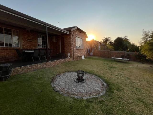 R14 500 | 3 Bedroom Cluster House For Rent in Amarosa, Roodepoort