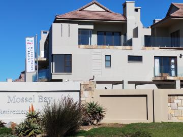 R14,900 pm 1 Bedroom Retirement Unit To Let in Dana Bay