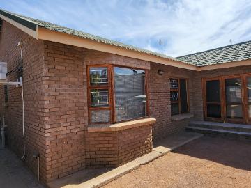 R15,220 pm 3 Bedroom Freehold To Let in Keidebees