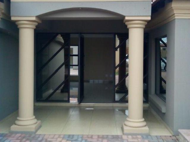 R15 500 | 4 Bedroom House For Rent in Vanderbijlpark SE 8, Vanderbijlpark