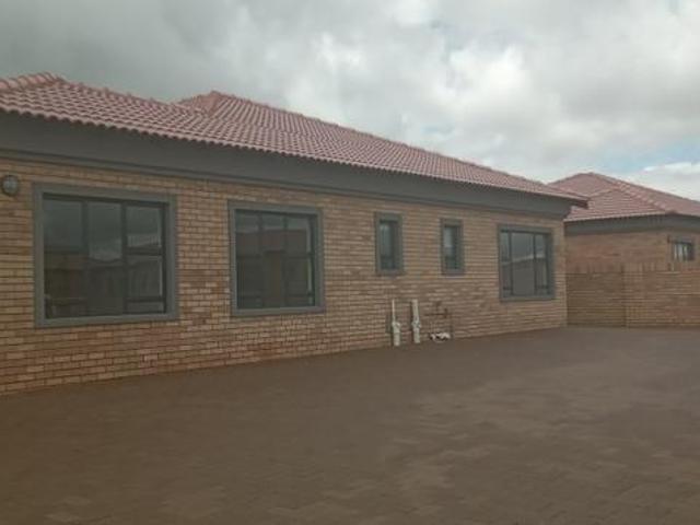 R16 000 | 3 Bedroom Townhouse For Rent in Delmas, Delmas