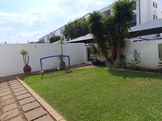 R16 500 | 3 Bedroom Apartment / Flat For Rent in Greenstone Hill, Edenvale