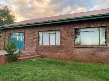 R17,000 pm 3 Bedroom House To Let in Postmasburg