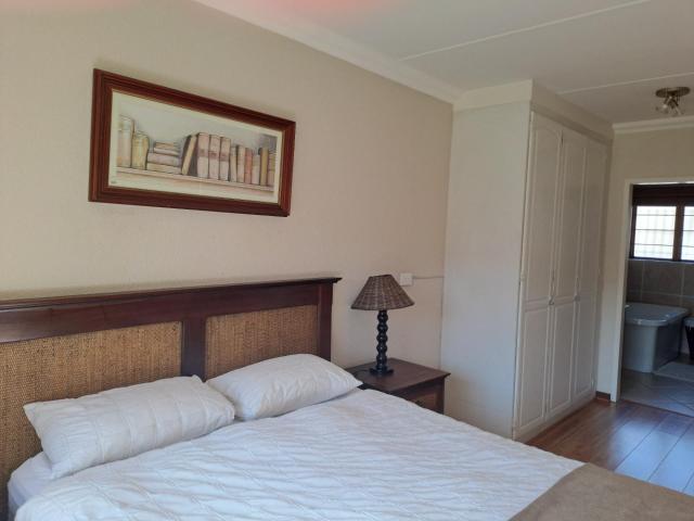 R18 250 | 2 Bedroom Complex For Rent in Bedfordview, Bedfordview