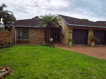 R19,000 pm 4 Bedroom House To Let in Meer En See
