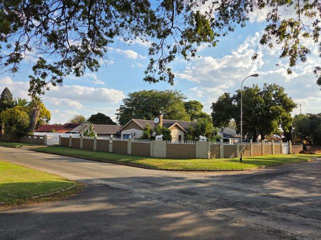 R19 000 | 5 Bedroom House For Rent in Elspark, Germiston