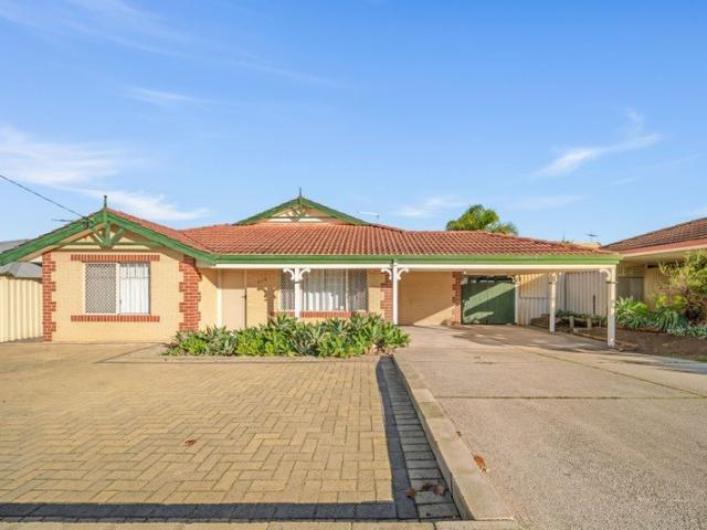 R20/50 Zoned Development Opportunity Retain Front Home & Unlock Future Potential!