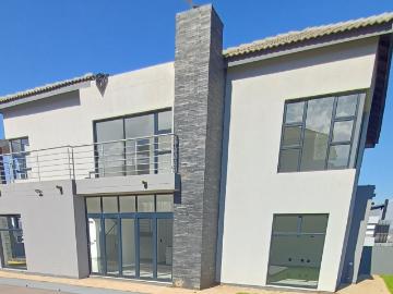 R25,000 pm 5 Bedroom House To Let in Melodie