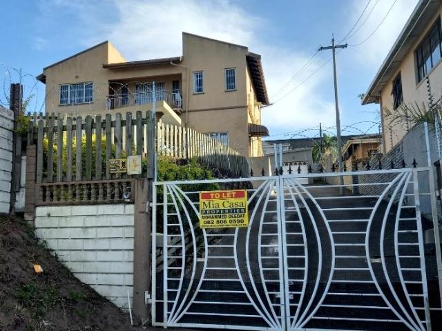 R25 000 | 4 Bedroom House For Rent in Sherwood, Durban