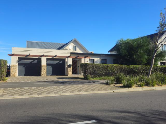R26,000 pm 3 Bedroom House To Let in Burgundy Estate