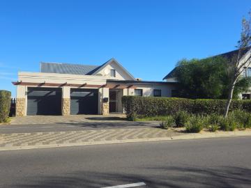 R26,000 pm 3 Bedroom House To Let in Burgundy Estate
