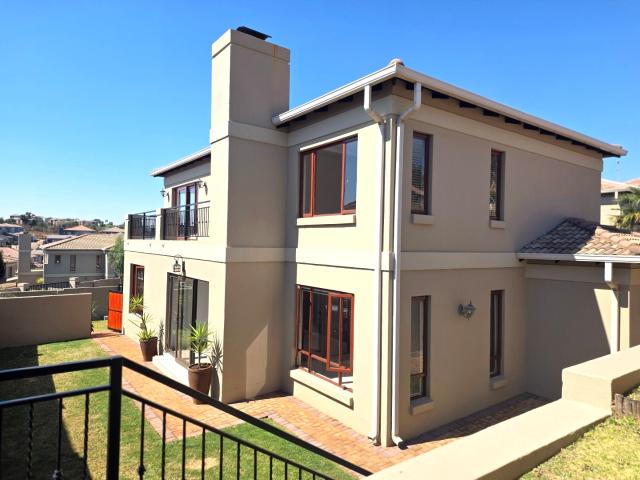 R27 000 | 3 Bedroom House For Rent in Chancliff AH, Krugersdorp