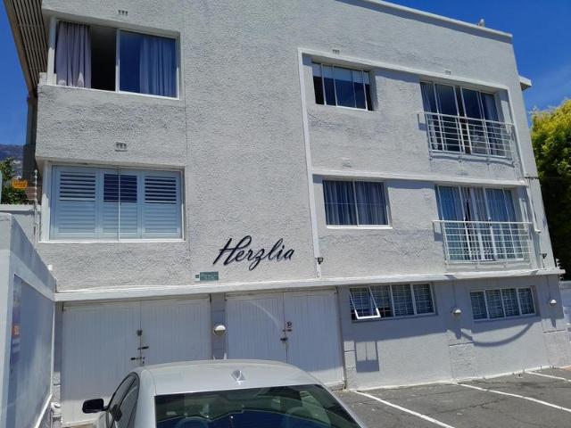 R26 500 | 3 Bedroom Apartment / Flat For Rent in Vredehoek, Cape Town