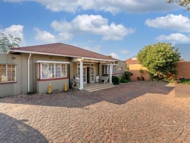 R2 500 | Rooms For Rent in Kensington, Johannesburg