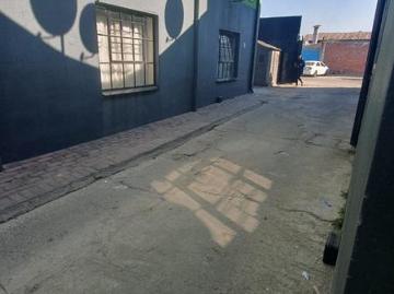 R2 300 | Bachelor Unit For Rent in Germiston Central, Germiston