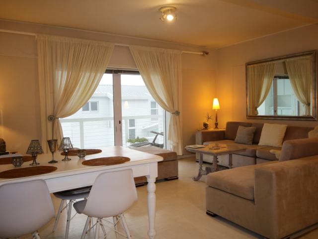 R30,000 pm 2 Bedroom Apartment To Let in Camps Bay
