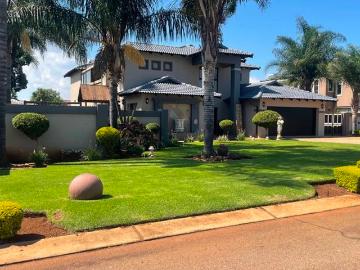 R30 000 | 5 Bedroom House For Rent in Monavoni, Silverstone Country Estate