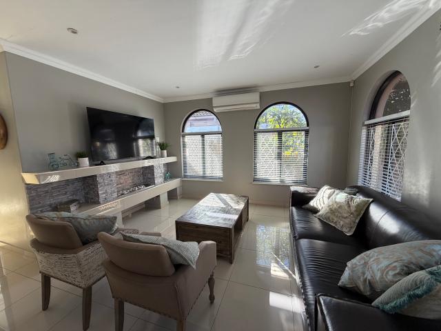 R33,500 pm 4 Bedroom House To Let in Welgelegen 3